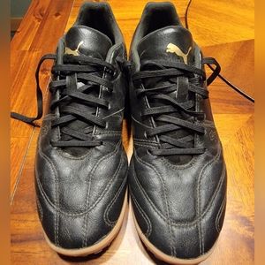 Puma soccer shoe